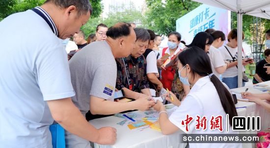 活动现场。(万年社区卫生服务中心 供图) 活动现场。(万年社区卫生服务中心 供图)