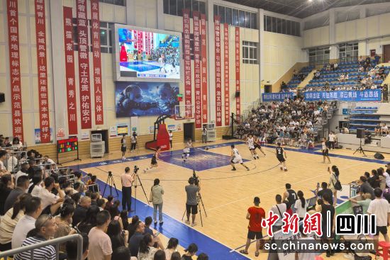 比赛现场。苗志勇 摄 比赛现场。苗志勇 摄