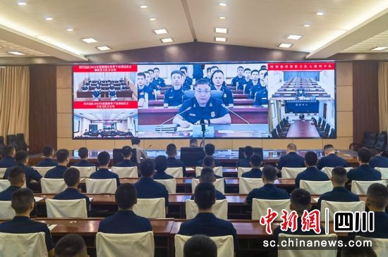 培训仪式现场。刘忠俊 摄 培训仪式现场。刘忠俊 摄