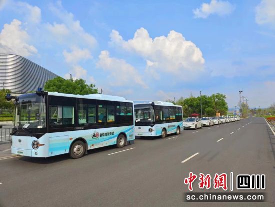 成都大力发展智能网联汽车产业。成都市经信局市新经济委 供图 成都大力发展智能网联汽车产业。成都市经信局市新经济委 供图
