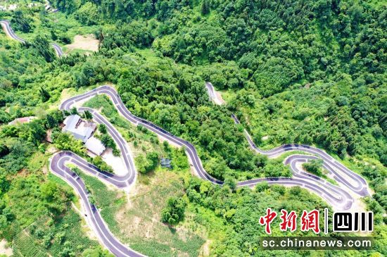 汶川县“漩三环线”建成通车。汶川县委宣传部供图 汶川县“漩三环线”建成通车。汶川县委宣传部供图