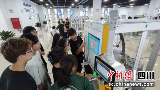 中国(绵阳)科技城智能制造公共实训基地迎来首批学员。 绵阳科技城新区供图 中国(绵阳)科技城智能制造公共实训基地迎来首批学员。 绵阳科技城新区供图