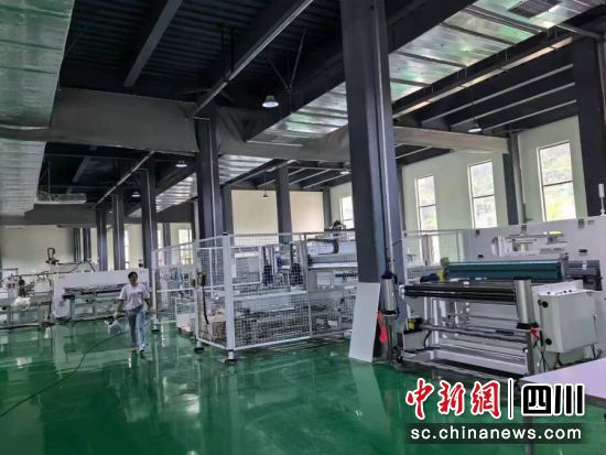会东县玄武岩新材料产业项目生产车间。骆扬帆摄 会东县玄武岩新材料产业项目生产车间。骆扬帆摄
