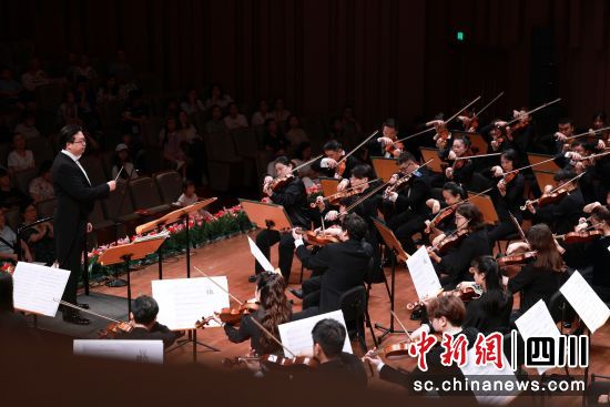 演出现场。成都市音乐影视产业推进办公室供图 演出现场。成都市音乐影视产业推进办公室供图