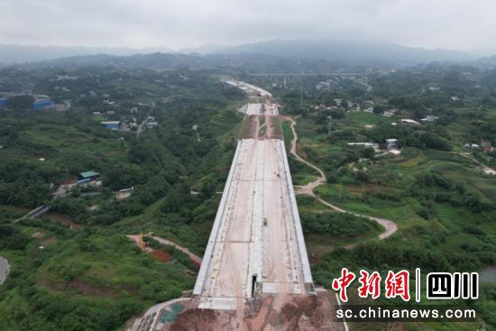 普和大道二期工程1、2、3号桥全景图。何海翔 摄 普和大道二期工程1、2、3号桥全景图。何海翔 摄