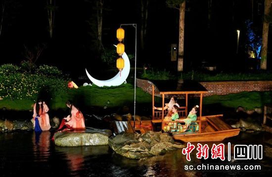 沉浸式情景剧表演现场。汶川县委宣传部供图 沉浸式情景剧表演现场。汶川县委宣传部供图