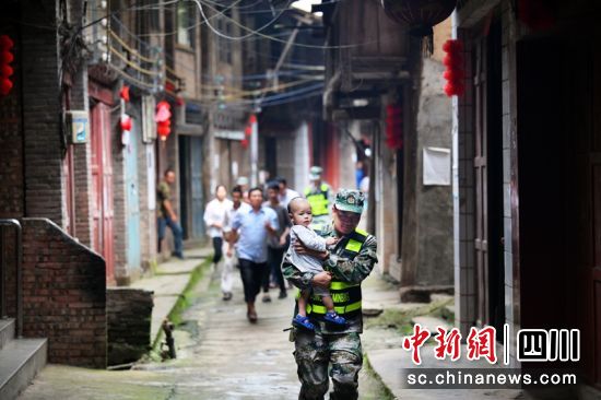 综合应急实战演练现场。泸州应急供图 综合应急实战演练现场。泸州应急供图