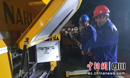 抢险现场。富顺融媒 供图 抢险现场。富顺融媒 供图