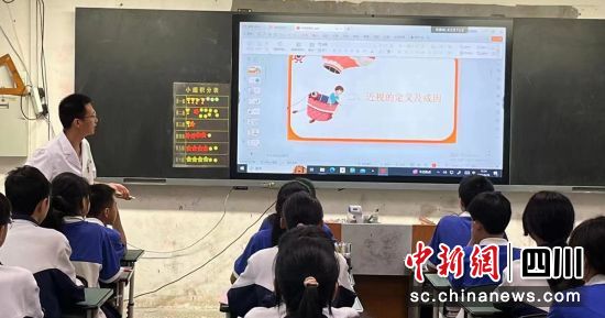 近视防控教育宣传进校园。荣县卫健 供图 近视防控教育宣传进校园。荣县卫健 供图