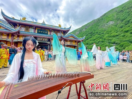 展演活动现场。松潘县委宣传部供图 展演活动现场。松潘县委宣传部供图