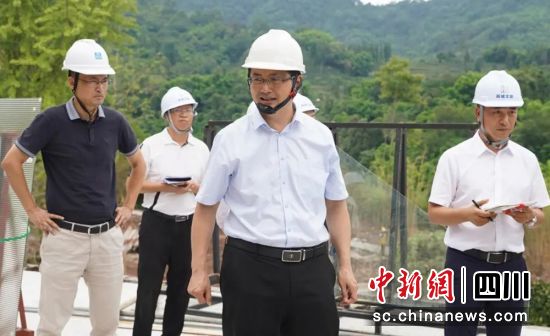 督导调研现场。雨城融媒 供图 督导调研现场。雨城融媒 供图