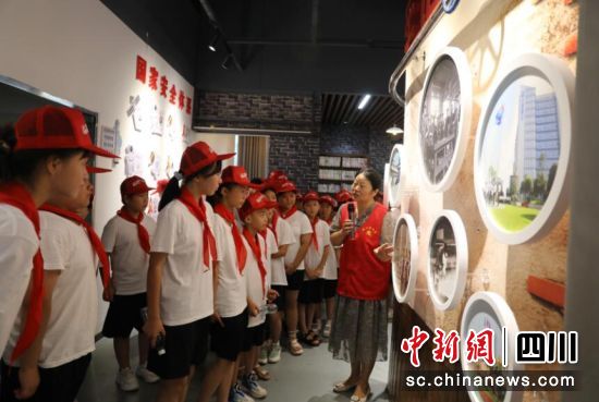 活动现场。龙马潭区融媒体中心供图 活动现场。龙马潭区融媒体中心供图