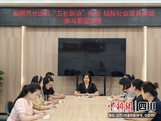 导师对学员开展案例教学。 游仙区委宣传部供图 导师对学员开展案例教学。 游仙区委宣传部供图