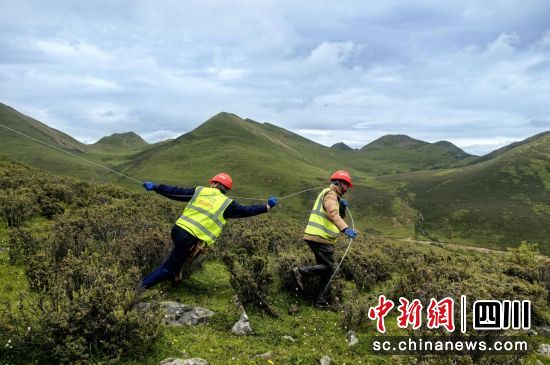 基站施工现场。壤塘县委宣传部供图 基站施工现场。壤塘县委宣传部供图
