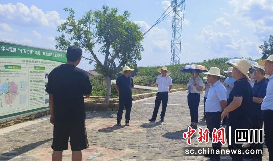 考察学习现场。沿滩融媒 供图 考察学习现场。沿滩融媒 供图