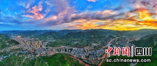 古蔺县城。李骁 摄 古蔺县城。李骁 摄
