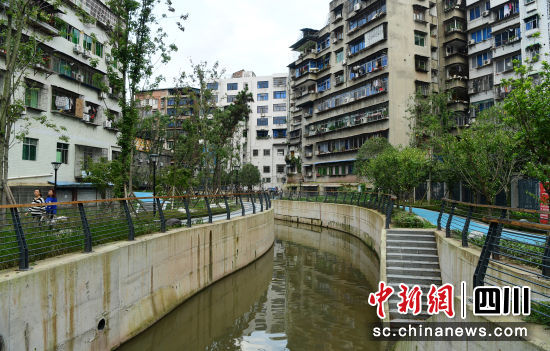 整治后穿城而过的营山县城南门河上游。杨汉国 摄 整治后穿城而过的营山县城南门河上游。杨汉国 摄