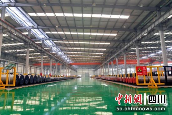 长祥万吨模具钢超市。 江油市委宣传部供图 长祥万吨模具钢超市。 江油市委宣传部供图