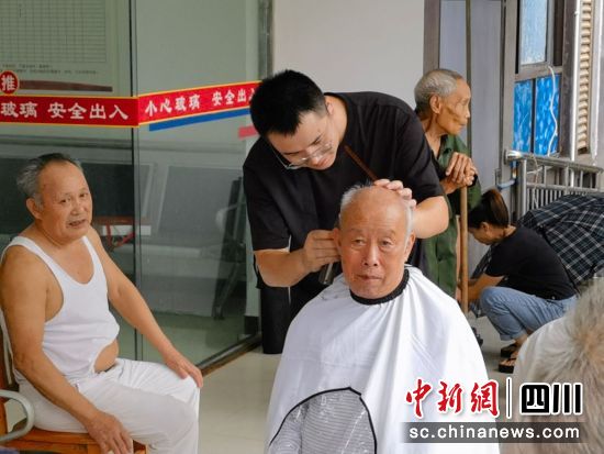 图为活动现场。益朵小红花公益小组 供图 图为活动现场。益朵小红花公益小组 供图