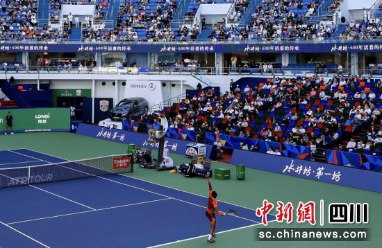 上海劳力士网球大师赛比赛现场。水井坊供图 上海劳力士网球大师赛比赛现场。水井坊供图