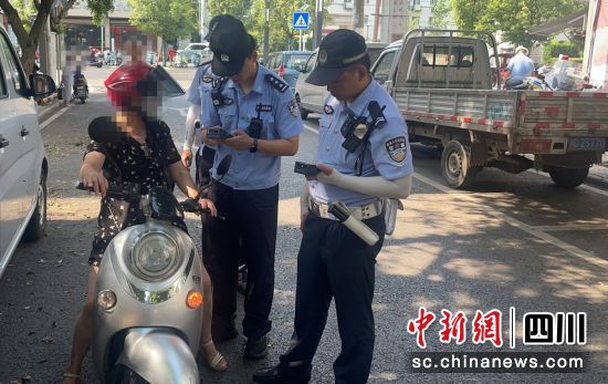 整治现场。富顺公安交警 供图 整治现场。富顺公安交警 供图