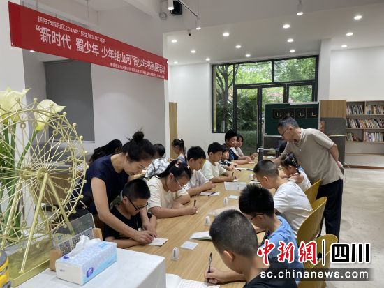 孝感街道汾河路社区开设青少年书画展活动。 旌阳区孝感街道供图 孝感街道汾河路社区开设青少年书画展活动。 旌阳区孝感街道供图