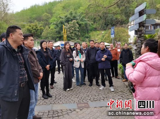 开展跟岗学习。松潘县委宣传部供图 开展跟岗学习。松潘县委宣传部供图