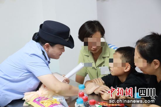 成都女子监狱亲情帮教活动现场。成都女子监狱供图 成都女子监狱亲情帮教活动现场。成都女子监狱供图