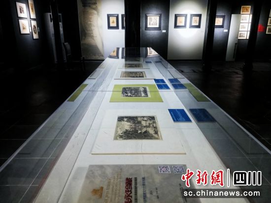 古典铜版画作品收藏展现场。陈静 摄 古典铜版画作品收藏展现场。陈静 摄