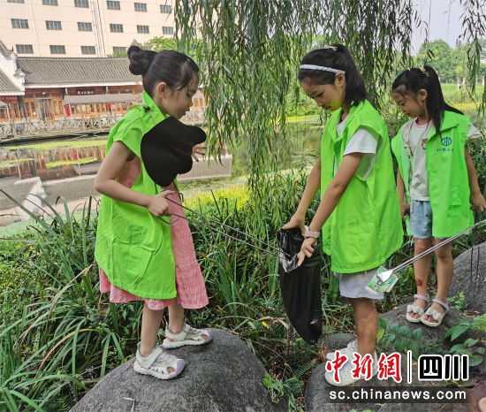 活动现场。 什邡市水利局供图 活动现场。 什邡市水利局供图