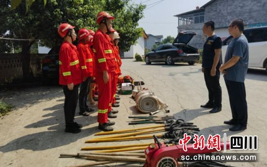 督查现场。富顺融媒 供图 督查现场。富顺融媒 供图