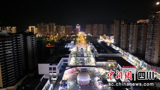 高县夜市热闹景象。罗景萍 摄 高县夜市热闹景象。罗景萍 摄