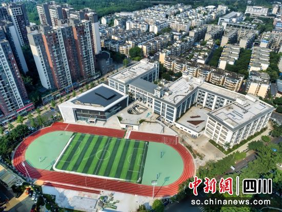 成都金牛区五块石中学。成都住建供图 成都金牛区五块石中学。成都住建供图