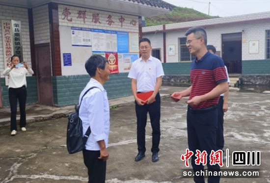 走访现场。荣县民政 供图 走访现场。荣县民政 供图