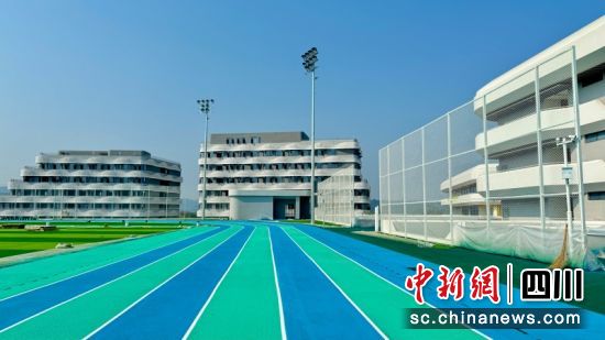 运动操场。刘倩 摄 运动操场。刘倩 摄