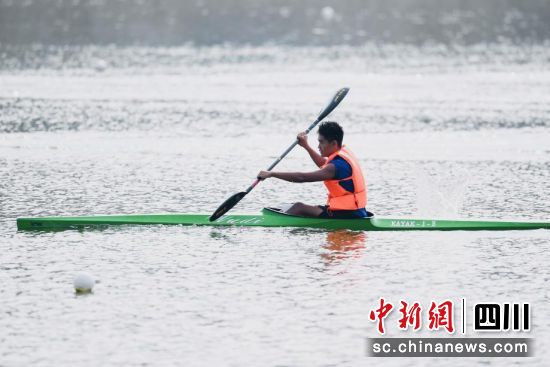 成都市第十五届运动会青少年组赛艇、皮划艇(静水)比赛近日收官。 成都市体育局供图 成都市第十五届运动会青少年组赛艇、皮划艇(静水)比赛近日收官。 成都市体育局供图