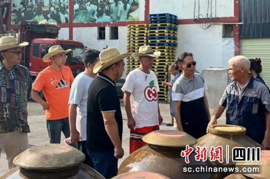 参观现场。沿滩融媒 供图 参观现场。沿滩融媒 供图