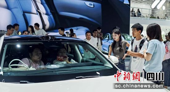 第二十七届成都国际车展现场。 (成都国际车展组委会 供图) 第二十七届成都国际车展现场。 (成都国际车展组委会 供图)