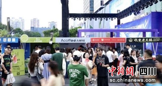 活动现场。黄进喜 摄 活动现场。黄进喜 摄