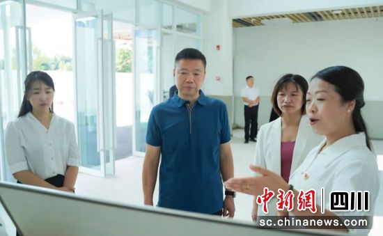 调研现场。雨城融媒 供图 调研现场。雨城融媒 供图