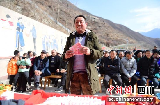 汶川县灞州镇大门村壮大集体经济,村民共享发展红利。汶川县委宣传部供图 汶川县灞州镇大门村壮大集体经济,村民共享发展红利。汶川县委宣传部供图