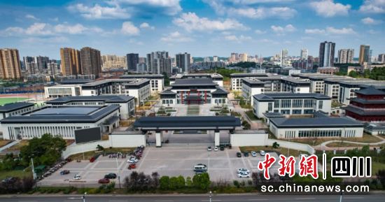 乐至中学玉龙校区全貌。孙小红 摄 乐至中学玉龙校区全貌。孙小红 摄