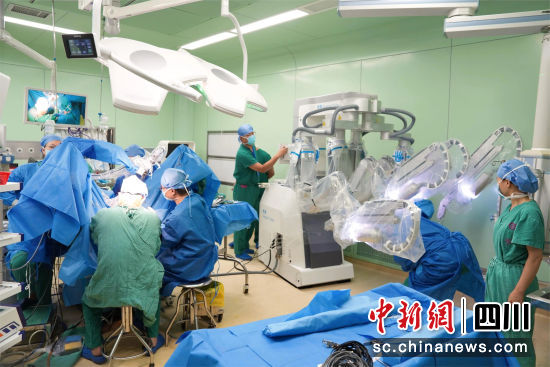 术前准备。成妇儿供图 术前准备。成妇儿供图