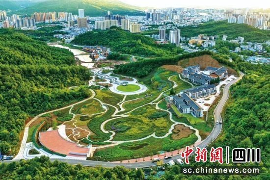 广元海绵城市建设后的百草园公园一角。陈平 摄 广元海绵城市建设后的百草园公园一角。陈平 摄