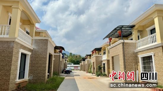 犹如联排别墅的漂亮新居。刘倩 摄 犹如联排别墅的漂亮新居。刘倩 摄