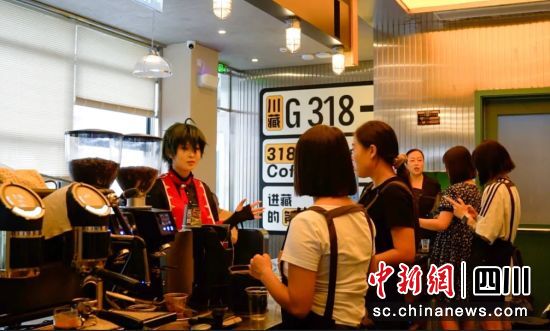 现场体验。芦山融媒 供图 现场体验。芦山融媒 供图