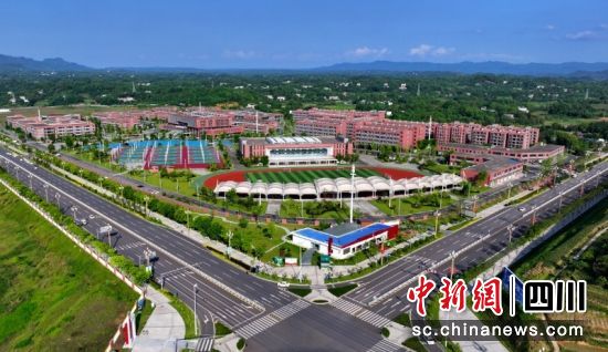 西部工匠城核心区鸟瞰图。廖胜春摄 西部工匠城核心区鸟瞰图。廖胜春摄