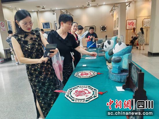 展览现场。 杨勇 摄 展览现场。 杨勇 摄