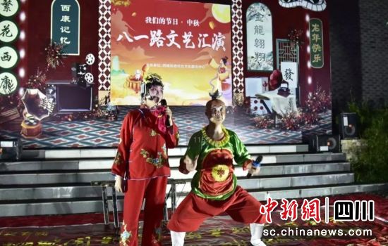 “非遗”节目展演。雨城融媒 供图 “非遗”节目展演。雨城融媒 供图