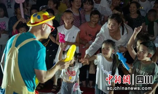 活动互动现场。雨城融媒 供图 活动互动现场。雨城融媒 供图
